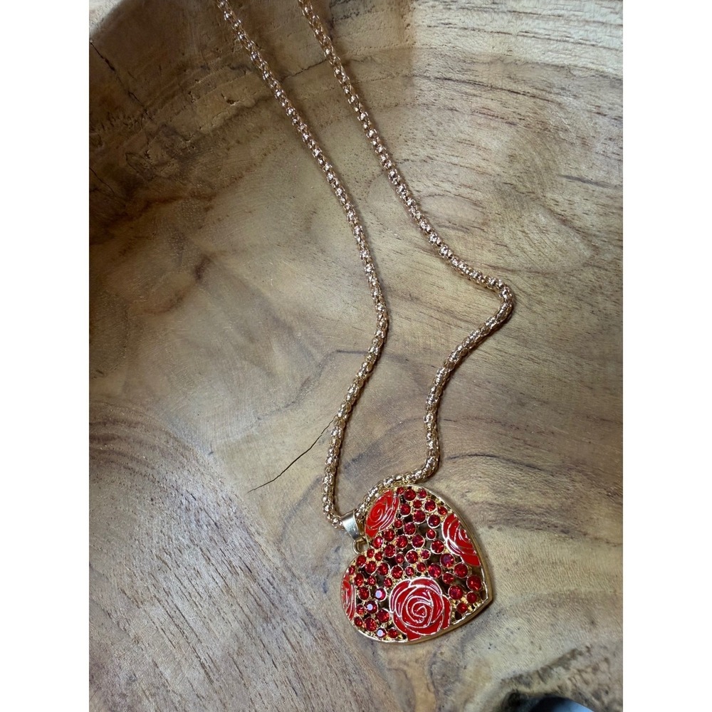 Betsy Johnson Red Crystal Rose Heart Pendant Popcorn Chain Necklace 21in NWOT - Picture 3 of 7